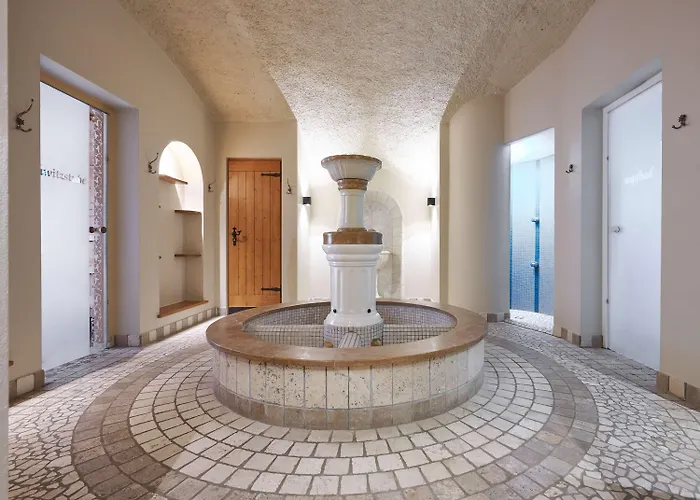 Flueela - The Unbound Collection By Hyatt Davos