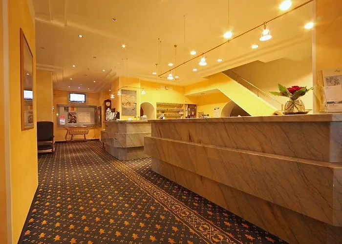 Flueela - The Unbound Collection By Hyatt Davos